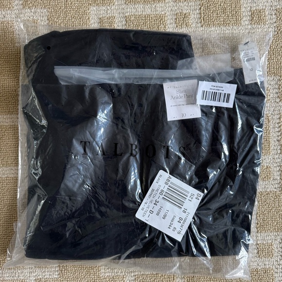NWT Talbots Black Velveteen Slim Ankle Pants Classic Fit Holiday Work Size 10 - Picture 8 of 8